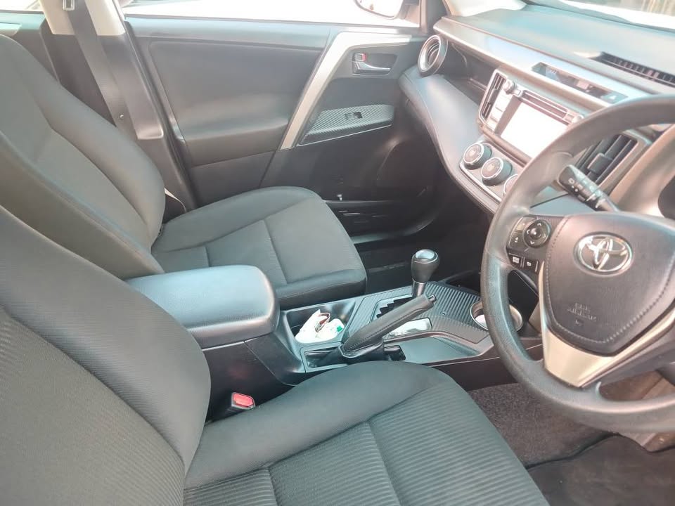 2015 TOYOTA RAV4 2.0  Transmission: Automatic  Mileage: 95000km  Fueltype: Petrol  White