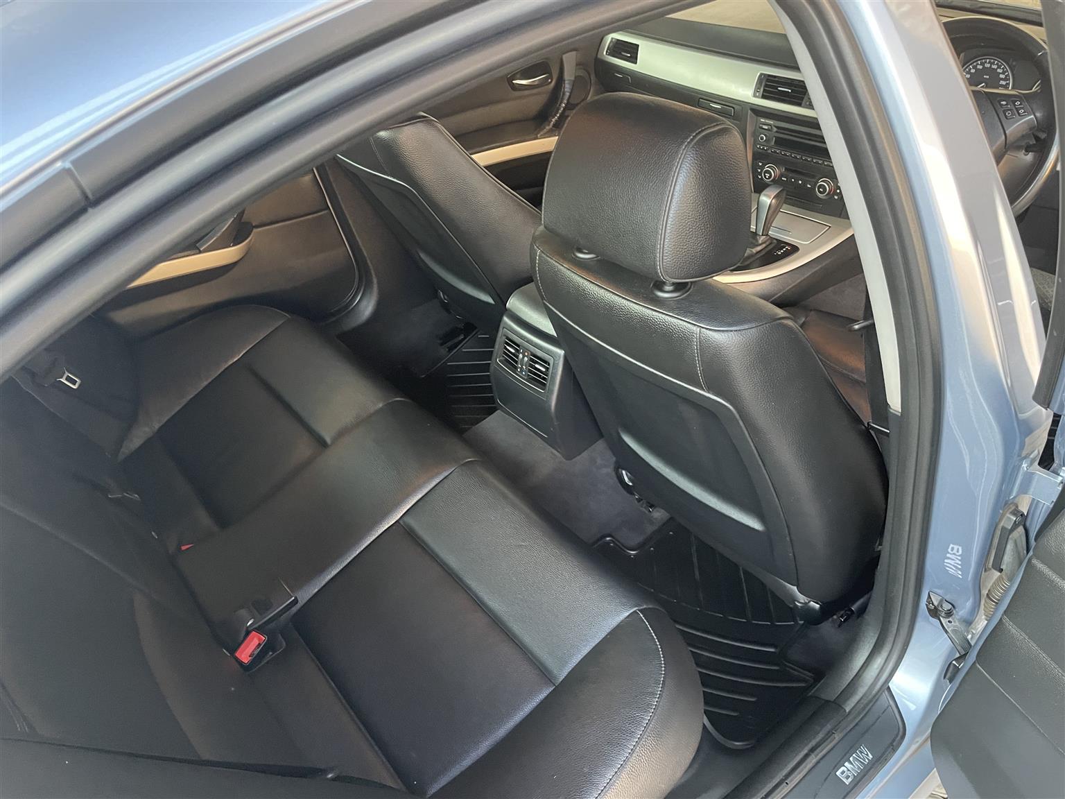 2011 BMW 3 Series 320i Auto (E90)