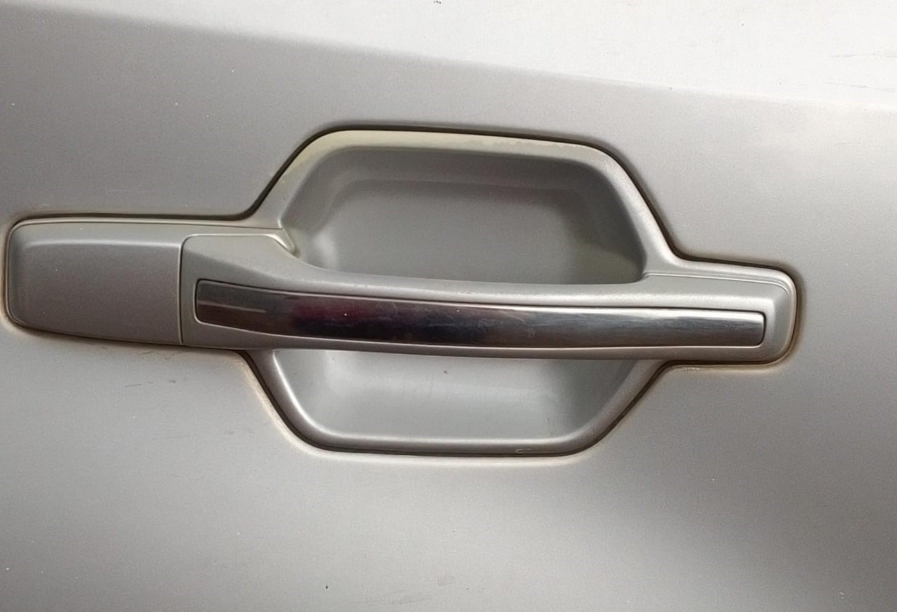 Used Mitsubishi Pajero Gen 3 Door Handles for sale - Private Seller Used Mitsubishi Pajero Gen 3 Door Handles for sale - Private Seller