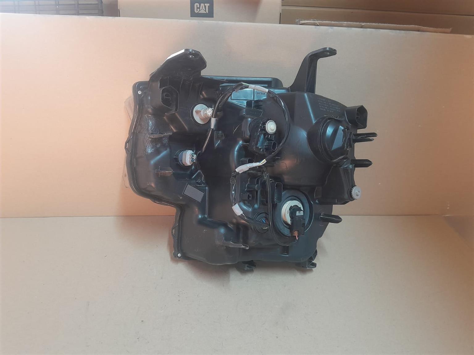 2022-2024 FORD RANGER T9 RIGHT SIDE HEADLIGHT FOR SALE - Private Seller