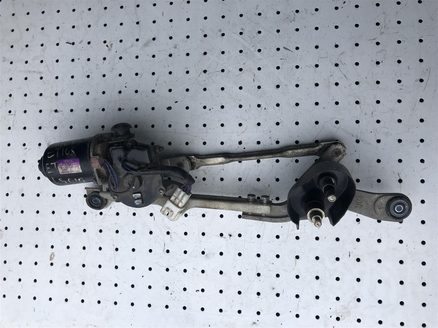 TOYOTA ETIOS /ETIOS CROSS WIPER MECHANISM (ZCCT) - Private Seller TOYOTA ETIOS /ETIOS CROSS WIPER MECHANISM (ZCCT) - Private Seller