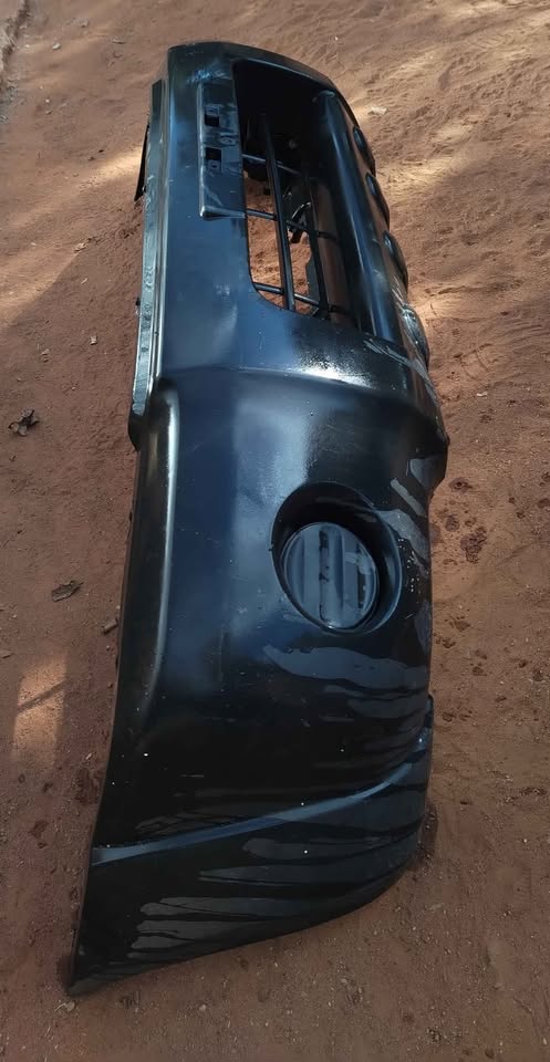 ORIGINAL GENUINE NISSAN NP 300 FRONT BUMPER