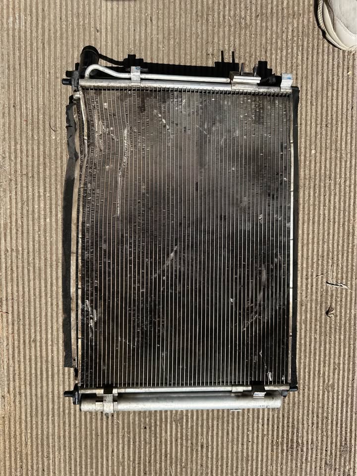 Hyundai i20, Hyundai accent and Kia Rio automatic radiator and condenser - Private Seller Hyundai i20, Hyundai accent and Kia Rio automatic radiator and condenser - Private Seller