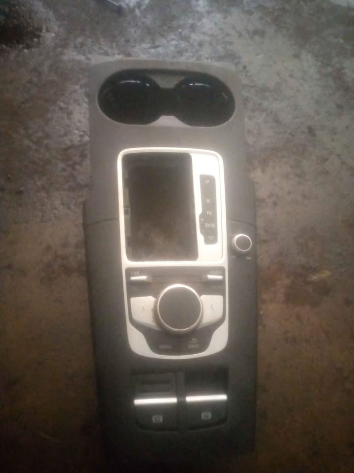 Vw Audi a3 center console - Private Seller Vw Audi a3 center console - Private Seller