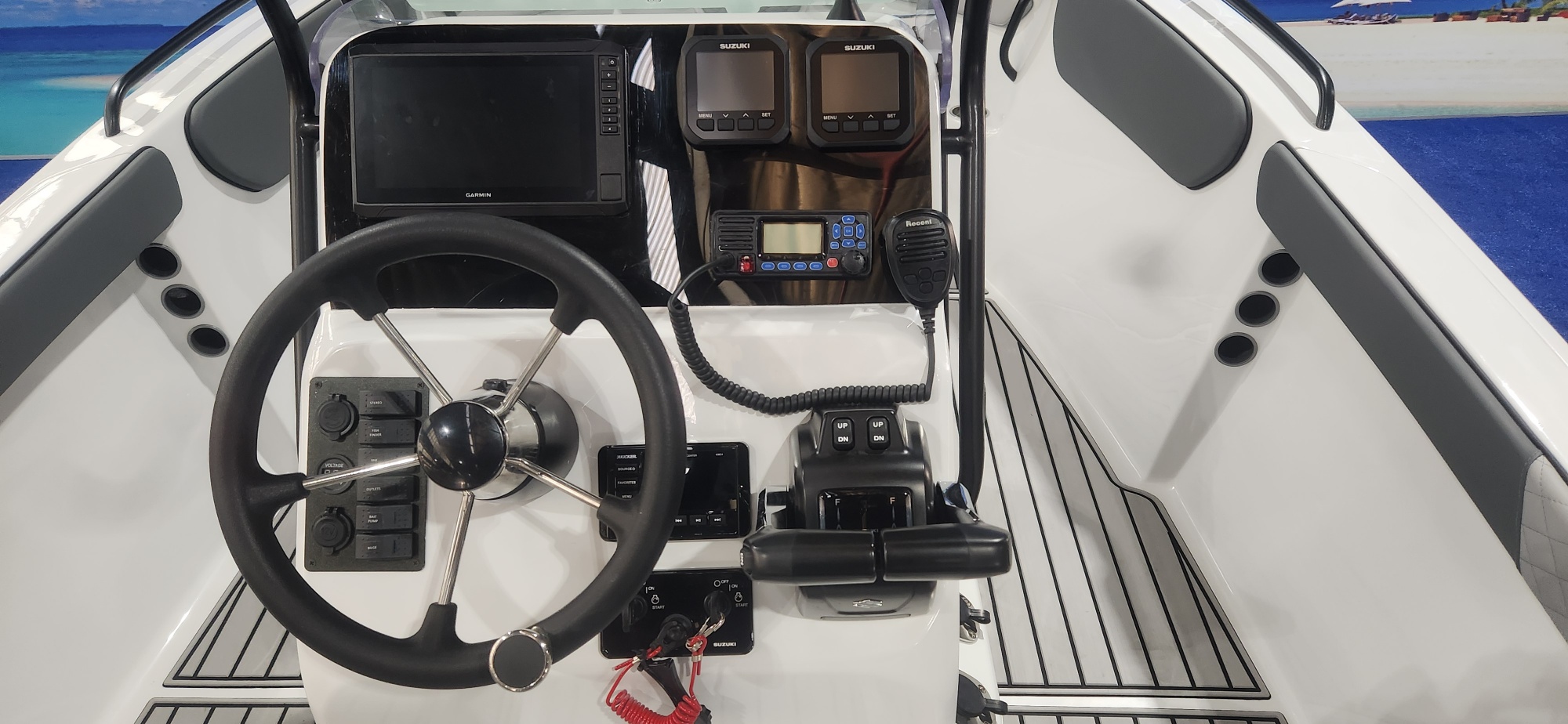 TARPON 190 ON TRAILER 2 X 100 HP SUZUKI 4 STROKES