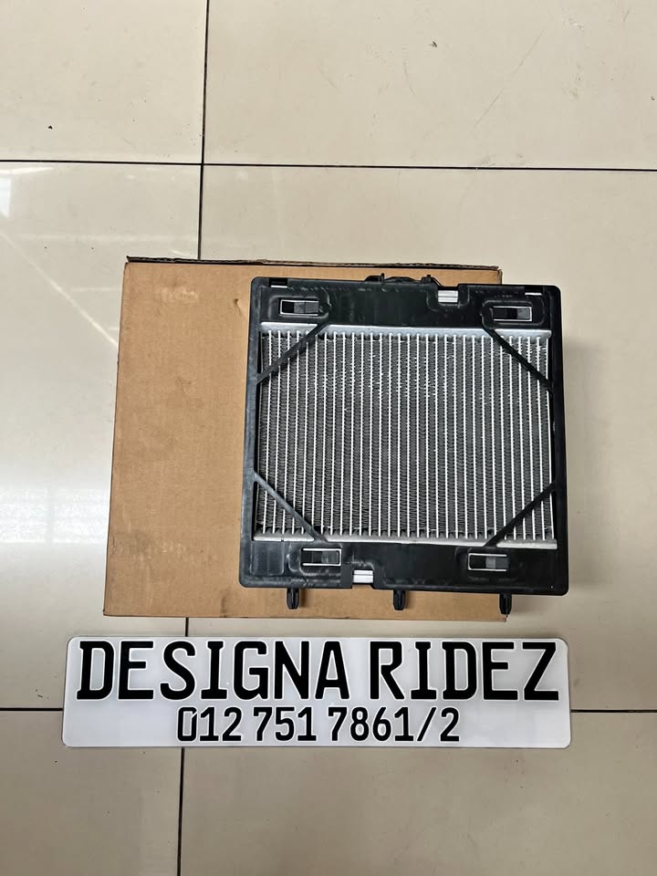 BMW F80 M3/F82/F87 LEFT AUXILIARY RADIATOR AVAILABLE. - Private Seller BMW F80 M3/F82/F87 LEFT AUXILIARY RADIATOR AVAILABLE. - Private Seller