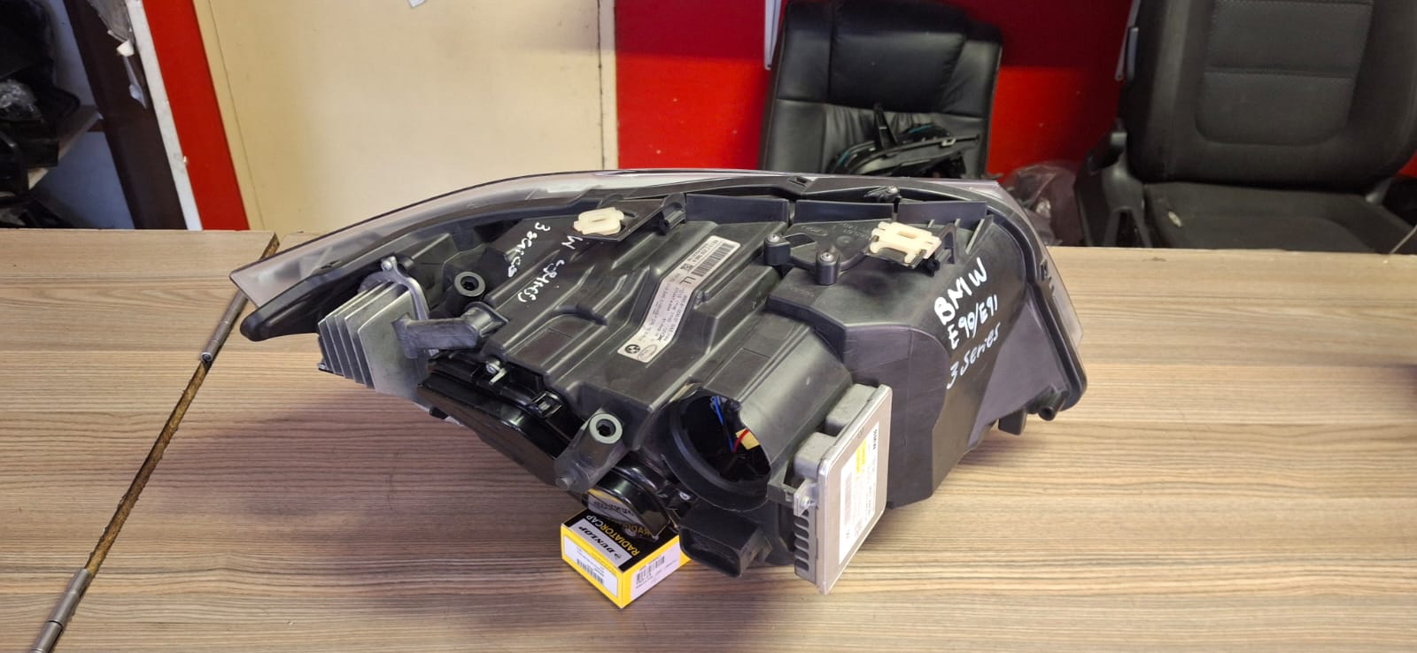 2010 BMW E90/E91 XENON HEADLIGHT LEFTSIDE AVAILABLE FOR SALE - Private Seller 2010 BMW E90/E91 XENON HEADLIGHT LEFTSIDE AVAILABLE FOR SALE - Private Seller