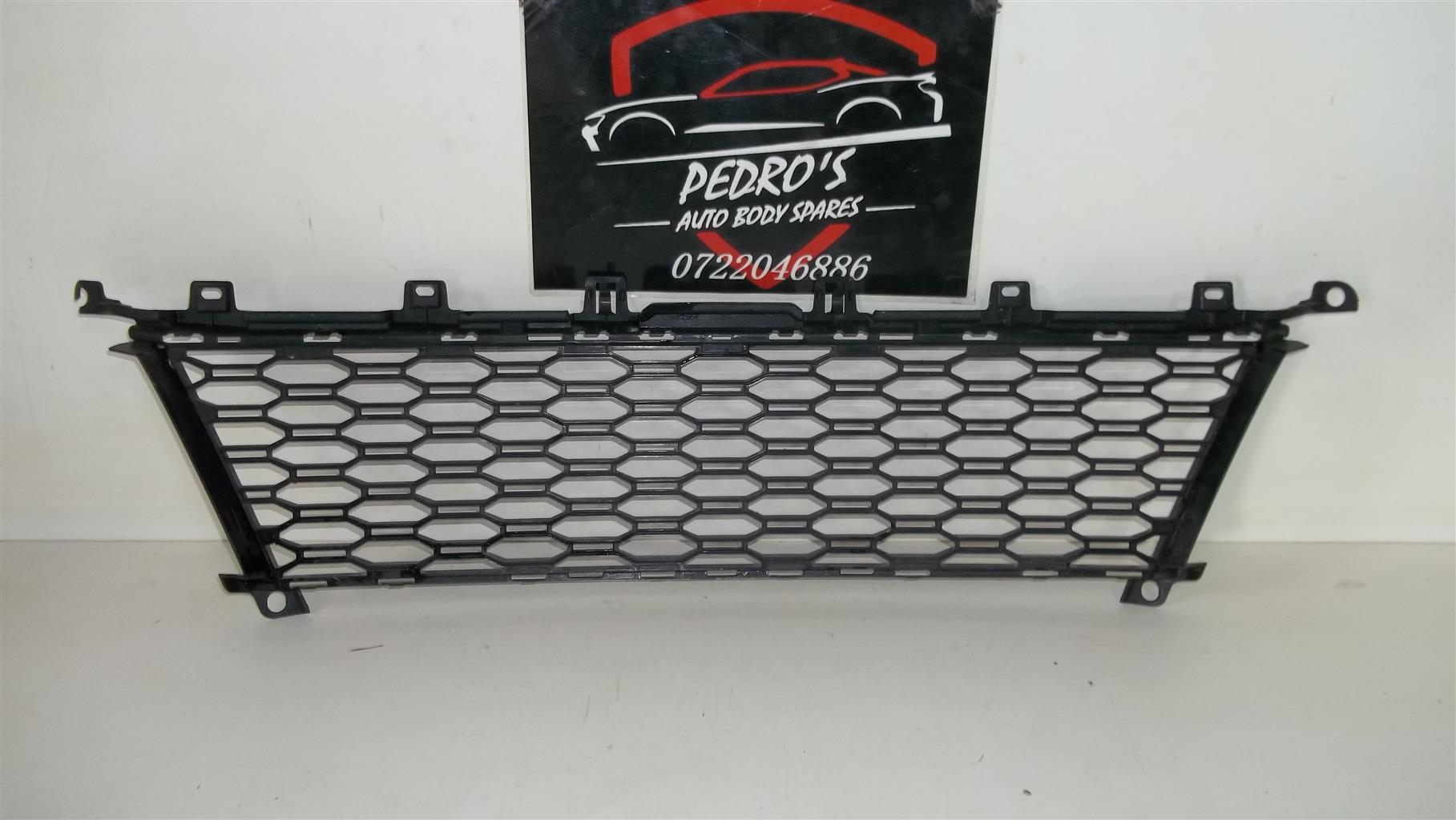 BMW 3 Series M sport pre-LCI front bumper lower center grille - Private Seller BMW 3 Series M sport pre-LCI front bumper lower center grille - Private Seller