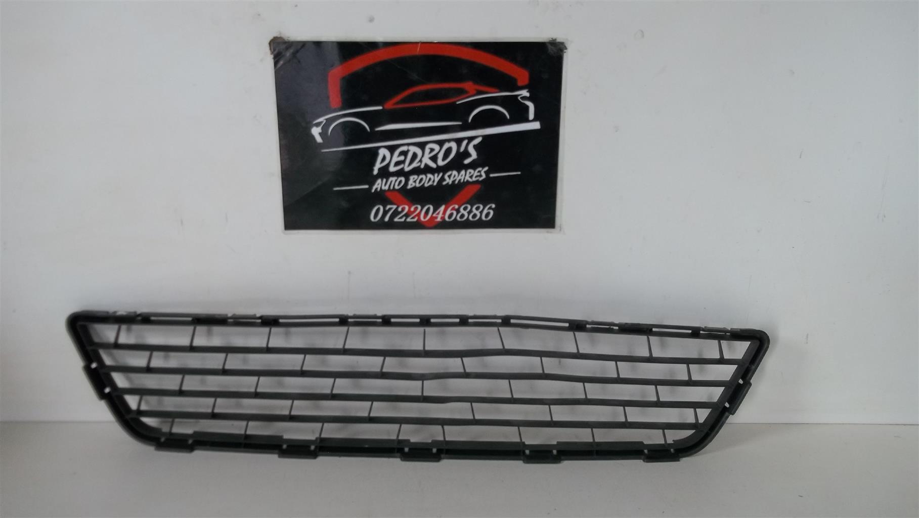 Nissan Sentra grille - Private Seller Nissan Sentra grille - Private Seller