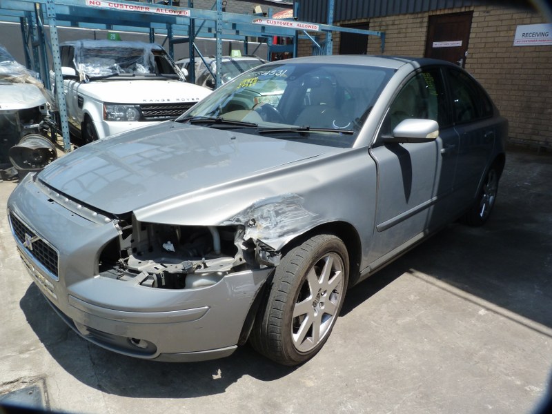 Volvo S40 T5 Manual - 2004 STRIPPING FOR SPARES - Private Seller