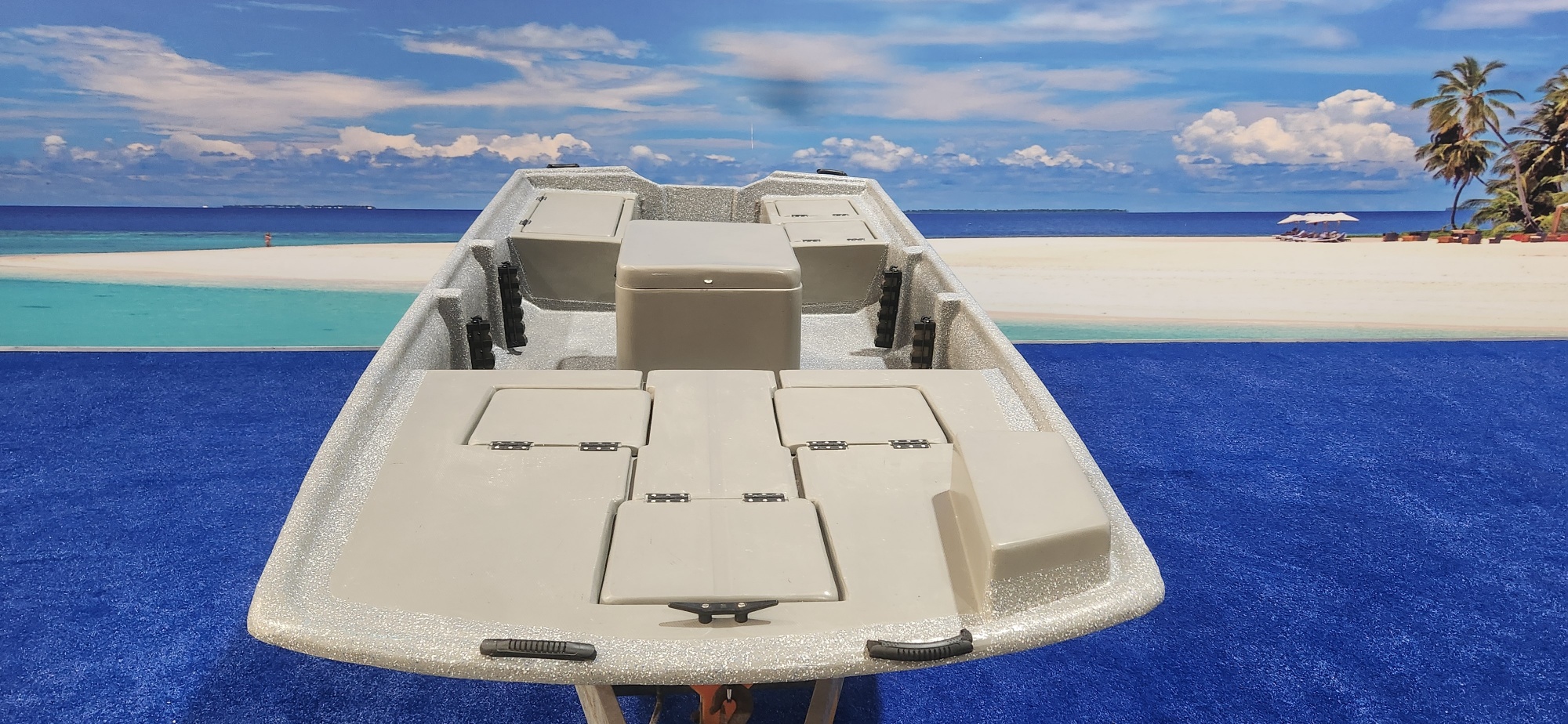TUG 20 NEW STYLE  ON TRAILER