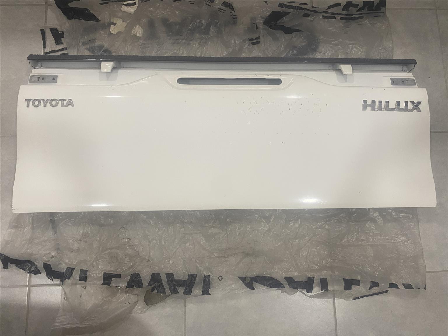 2025 TOYOTA HILUX GD-6 SINGLE CAB TAILGATE SHELL FOR SALE. IN PRISTINE CONDITION - Private Seller 2025 TOYOTA HILUX GD-6 SINGLE CAB TAILGATE SHELL FOR SALE. IN PRISTINE CONDITION - Private Seller