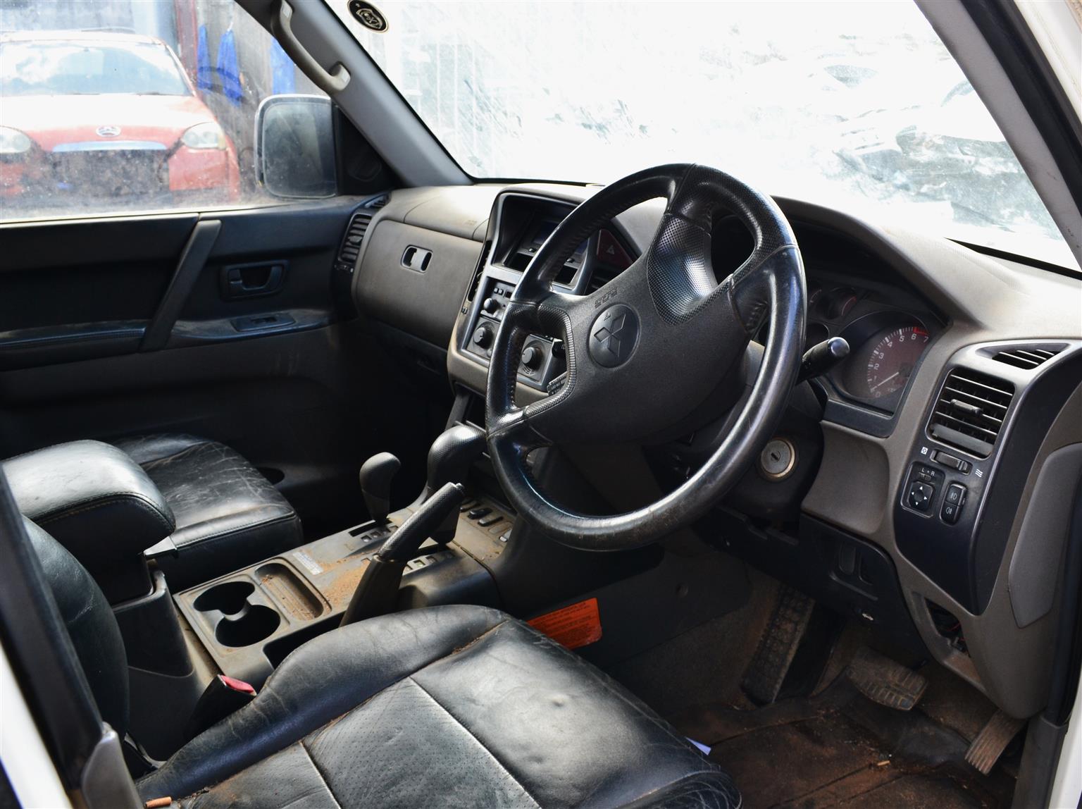 2002 Mitsubishi Pajero 3.0 V6 - Available for Spares