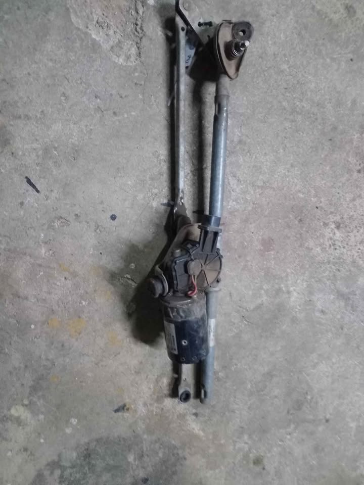 2015 Toyota hilux d4d 3.0 wiper motor for sale - Private Seller 2015 Toyota hilux d4d 3.0 wiper motor for sale - Private Seller