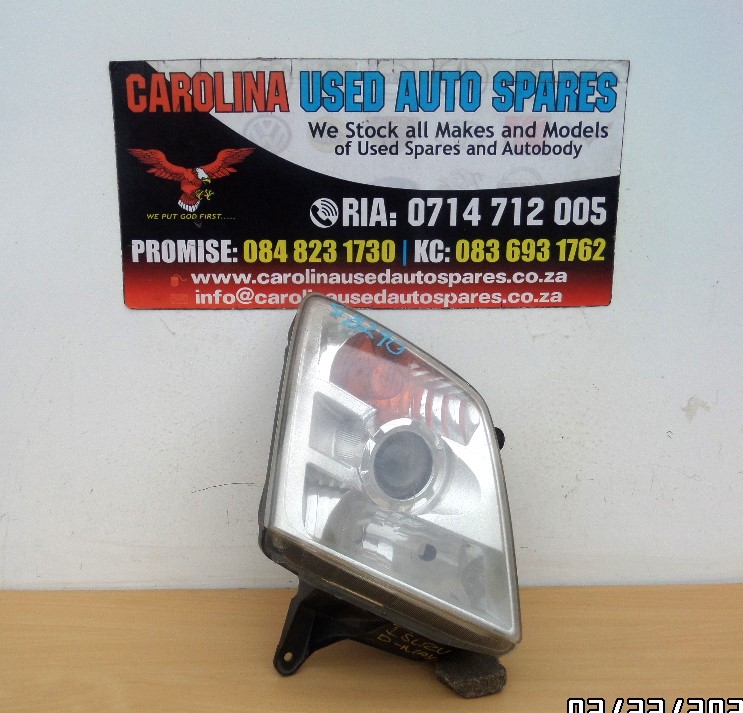 Isuzu KB250/KB300 Go big right side xenon headlight - Private Seller Isuzu KB250/KB300 Go big right side xenon headlight - Private Seller