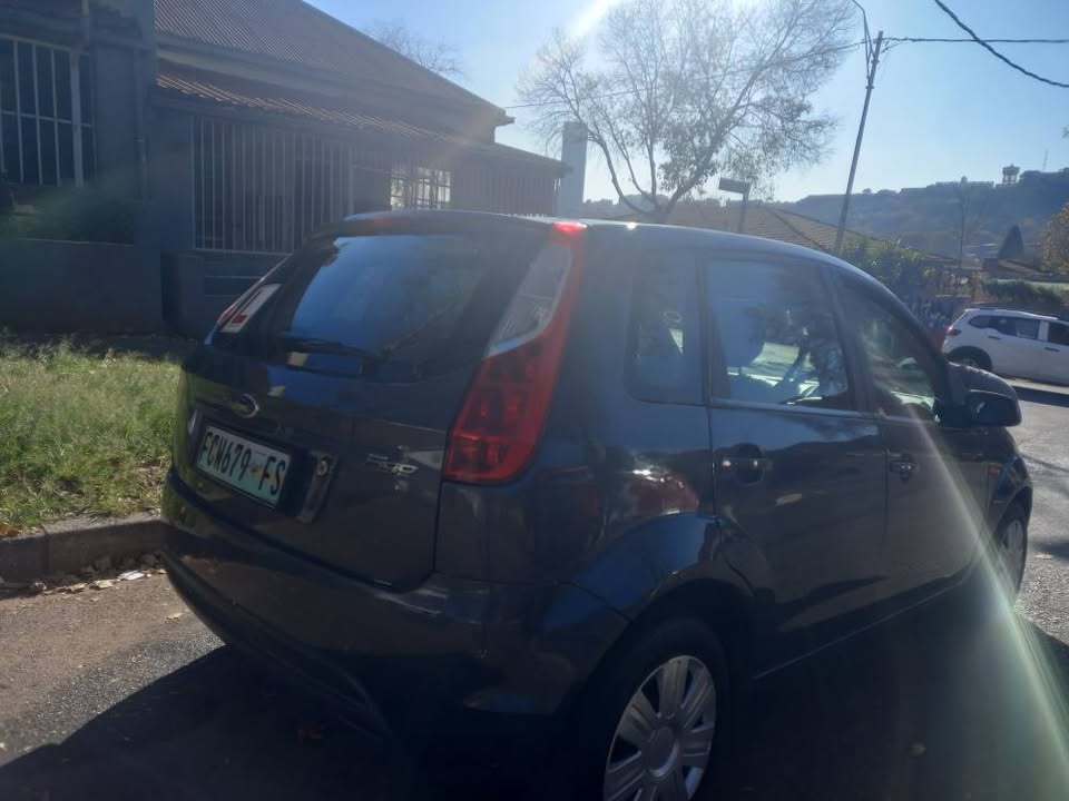 2012 Ford Figo 1.4 Petrol, Manual, Grey, 76000kms. Spare key
