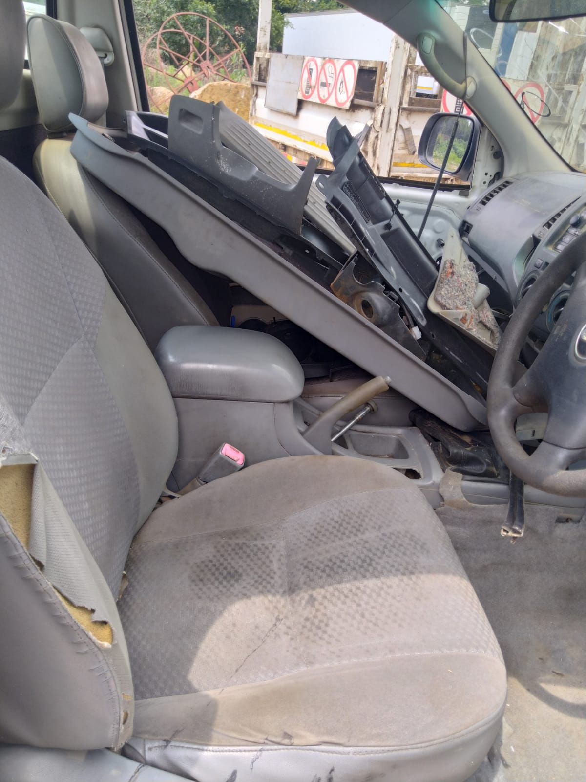 Used 2008 Toyota Hilux 2.7 single cab S - Private Seller