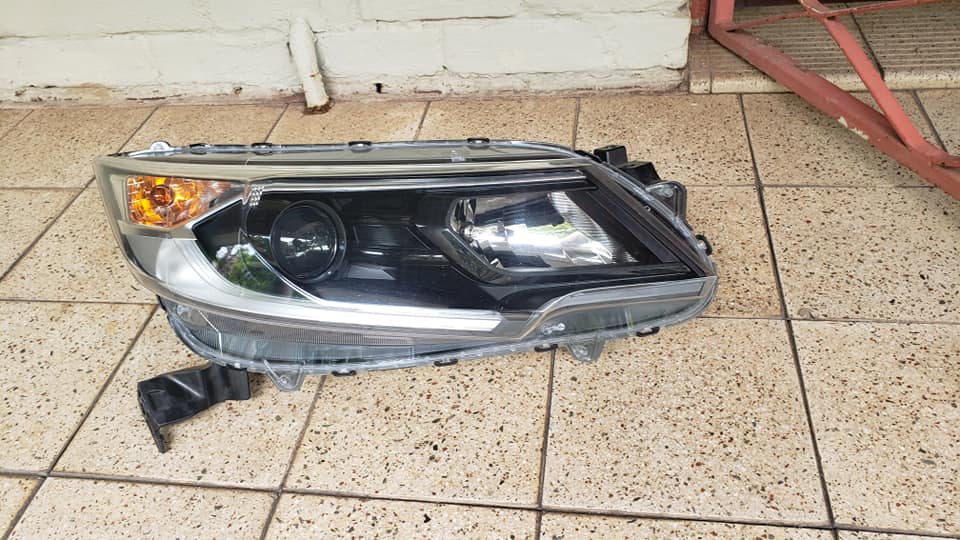 Honda BRV Headlight - Private Seller Honda BRV Headlight - Private Seller