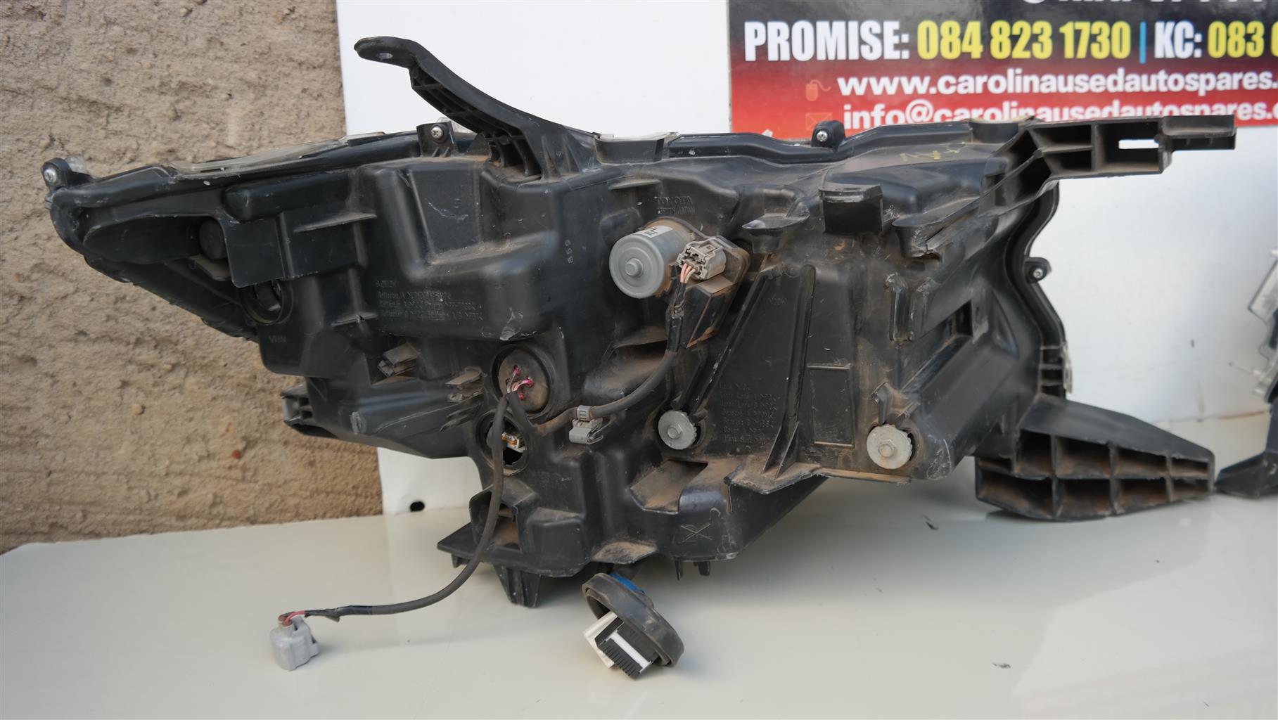 Toyota Prado FJ150 left and right side xenon headlights - Private Seller Toyota Prado FJ150 left and right side xenon headlights - Private Seller