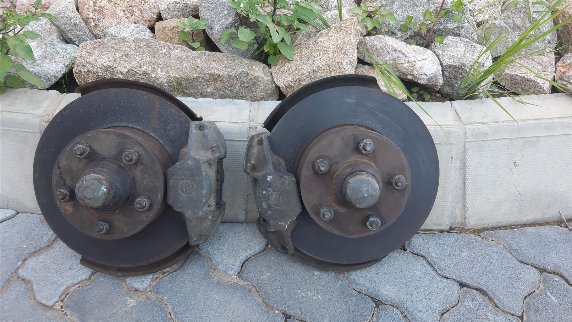 Chrysler valiant disc brakes
