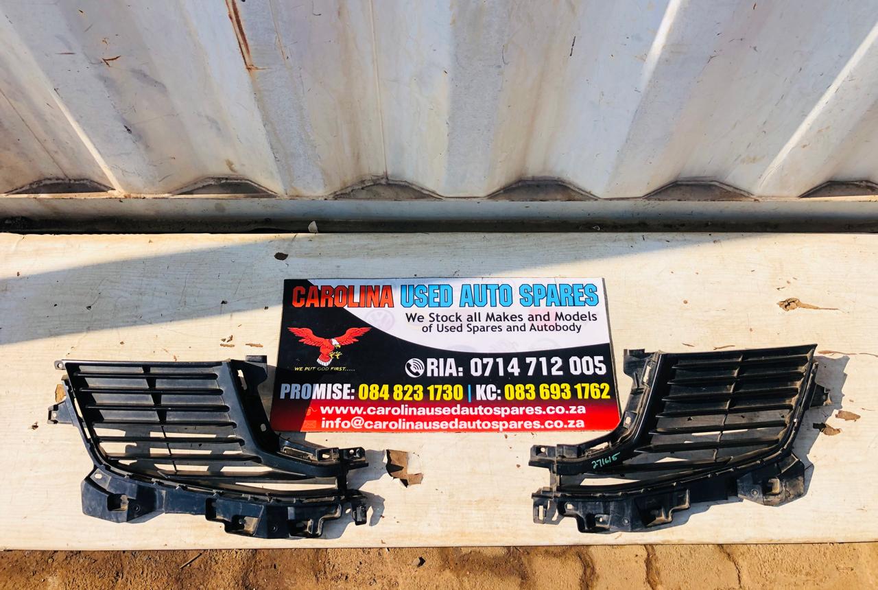 Toyota Land Cruiser LC300 left and right side front bumper foglight grill - Private Seller Toyota Land Cruiser LC300 left and right side front bumper foglight grill - Private Seller