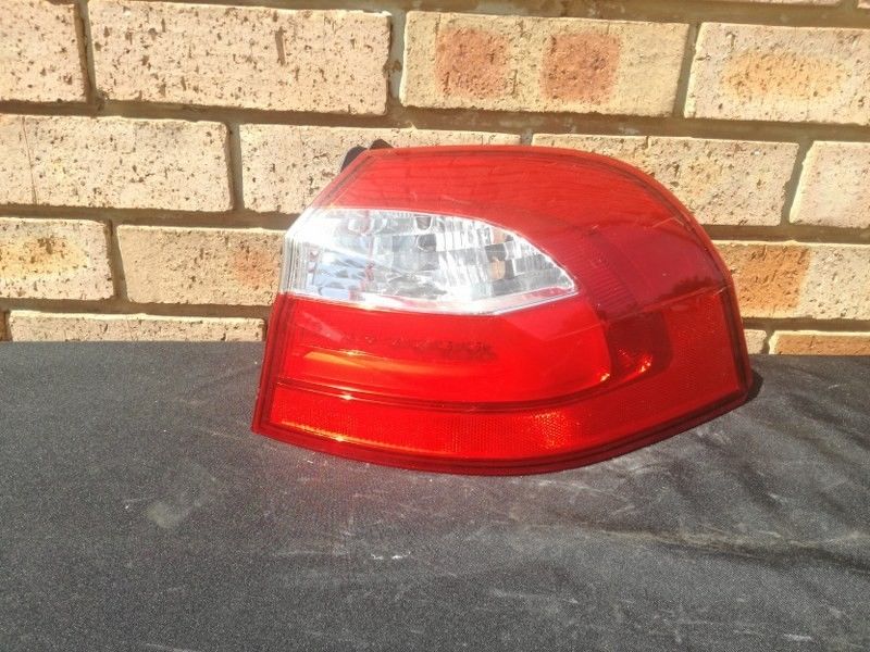 Kia Rio Hatchback Right Taillight - Private Seller Kia Rio Hatchback Right Taillight - Private Seller