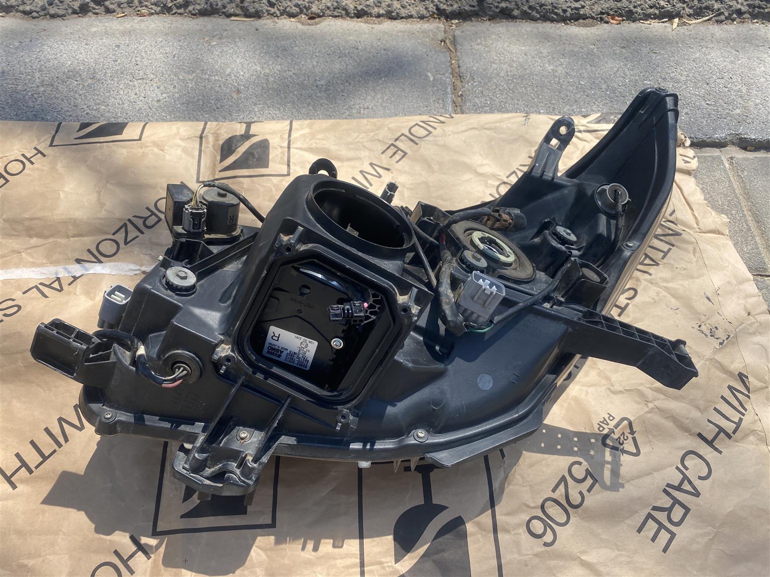 2014 TOYOTA LAND CRUISER PRADO HEADLIGHT RIGHT SIDE FOR SALE