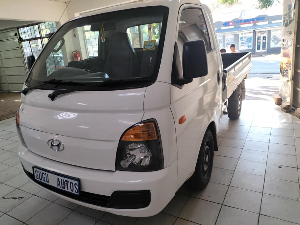 2015 HYUNDAI H100 2,6 DIESEL MANUAL 105,000KM