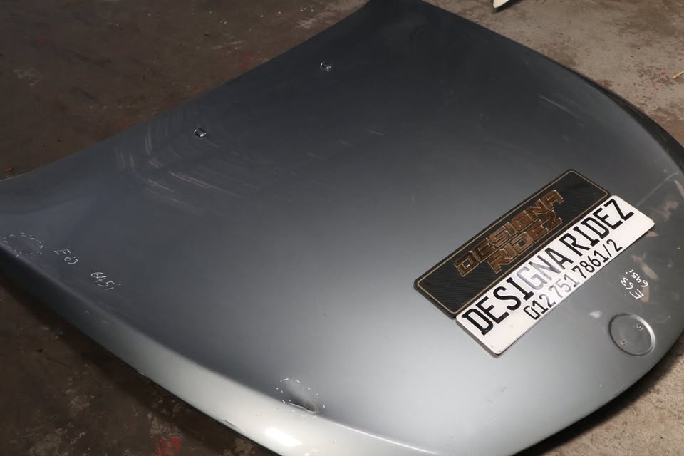 BMW E63 645I (6 SERIES) BONNET - Private Seller BMW E63 645I (6 SERIES) BONNET - Private Seller