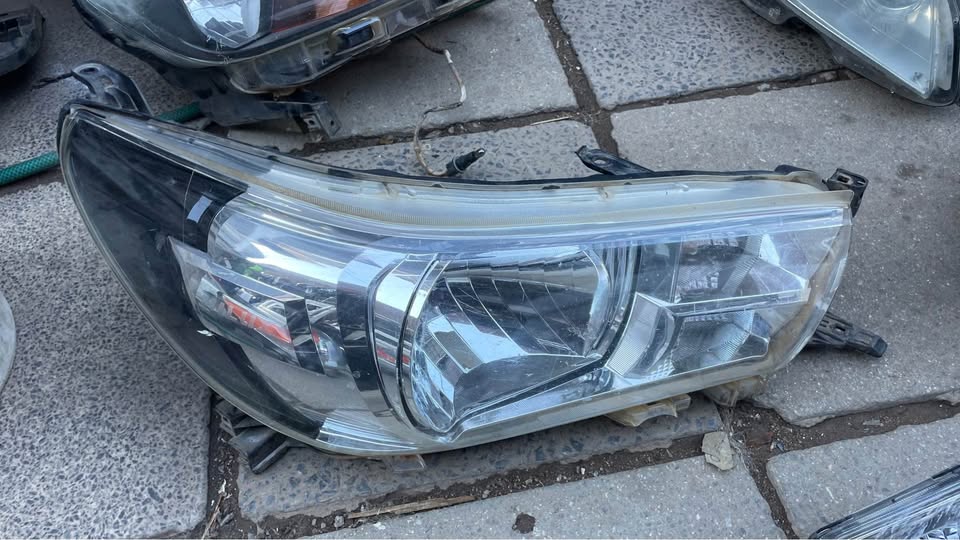 Toyota Hilux GD6 headlight - Private Seller Toyota Hilux GD6 headlight - Private Seller