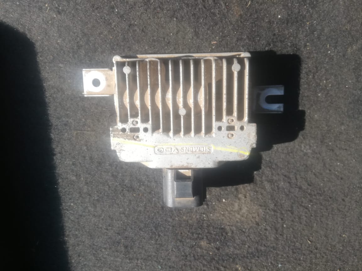 Volvo S60 T3 2012 fuel control module - Private Seller