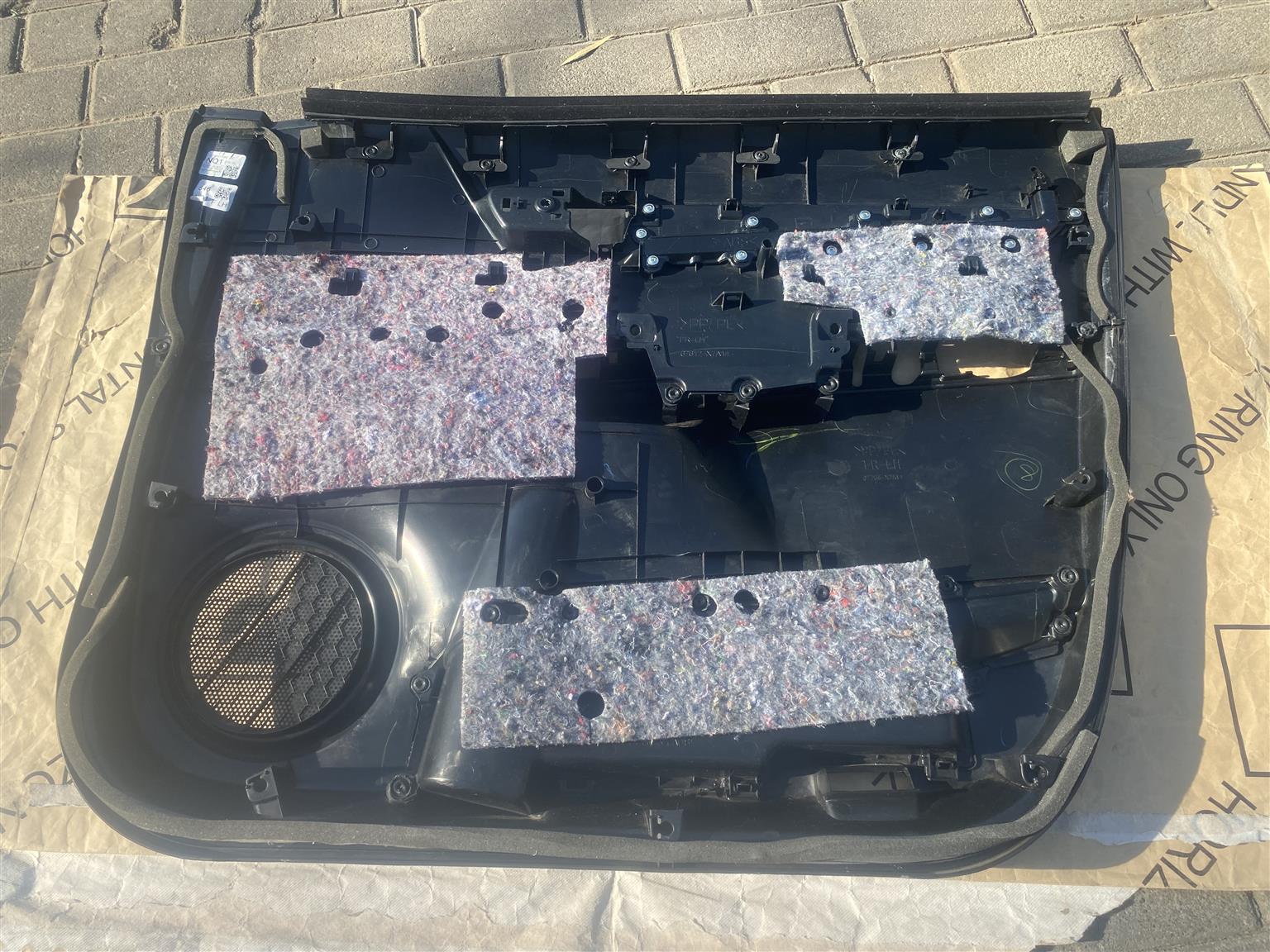 2019 TOYOTA HILUX GD-6 LEFT FRONT DOOR PANEL FOR SALE. IN PRISTINE CONDITION