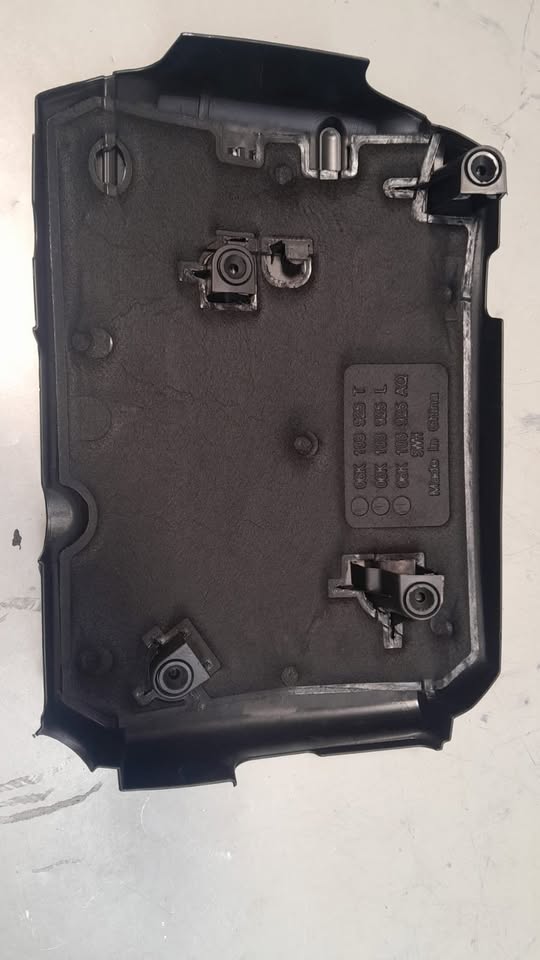 VW GOLF 7 ENGINE COVERS FOR SALE - Private Seller VW GOLF 7 ENGINE COVERS FOR SALE - Private Seller
