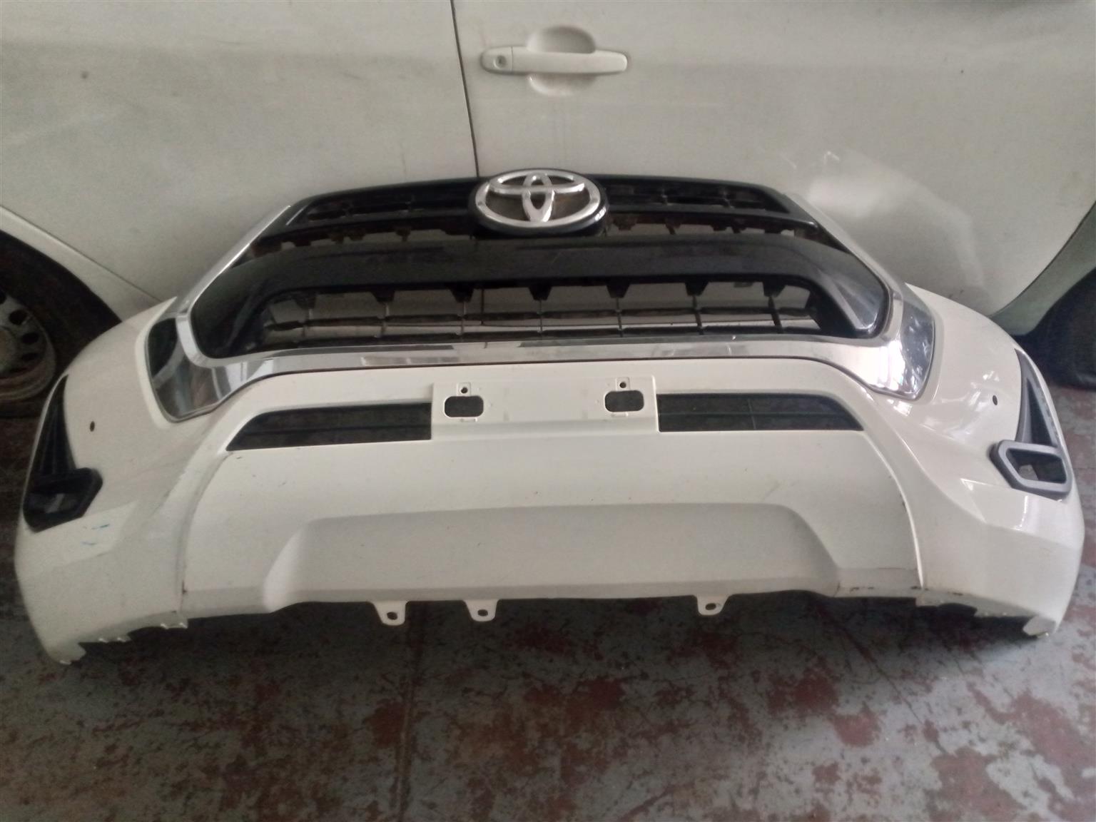 Complete Bumper Toyota 2.4 Gd6 Hilux For Sale WhatsApp Kato Auto - Private Seller