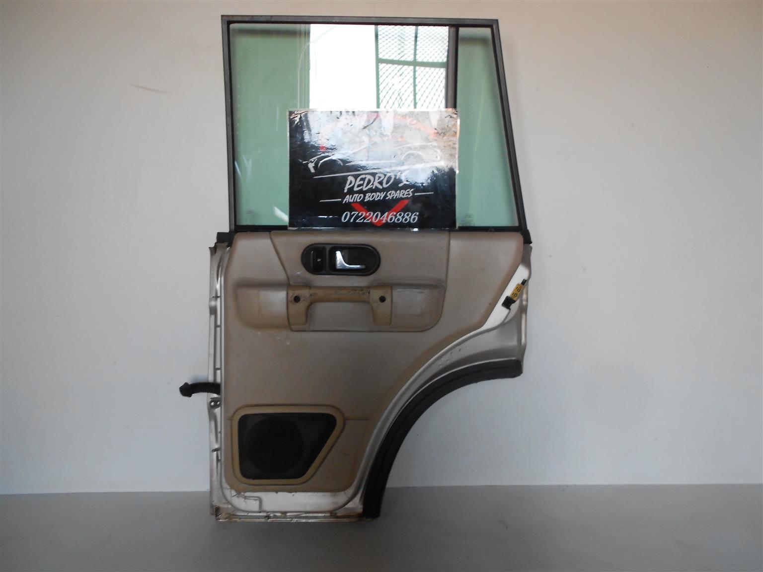 Land Rover Discovery 2 right rear door - Private Seller