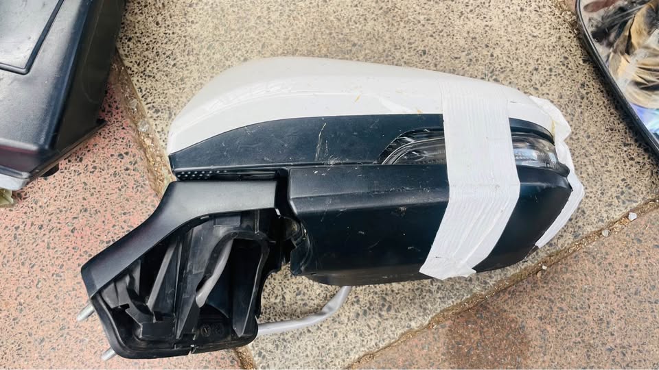 Toyota Corolla Cross side mirror - Private Seller Toyota Corolla Cross side mirror - Private Seller