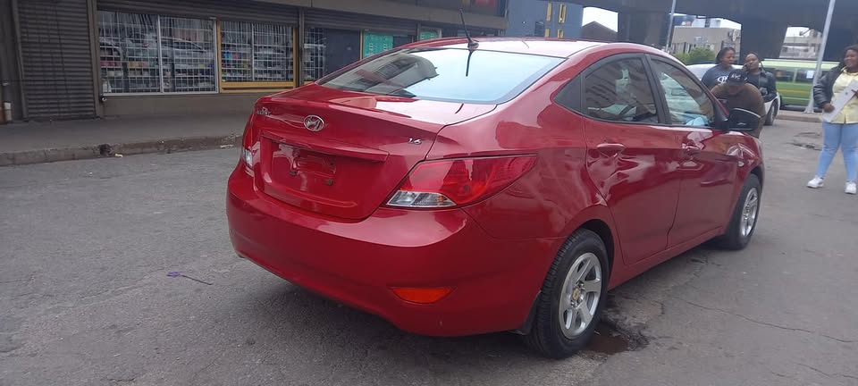 2017 HYUNDAI ACCENT1.6GLS PETROL, MANUAL TRANSMISSION, MAROON COLOUR