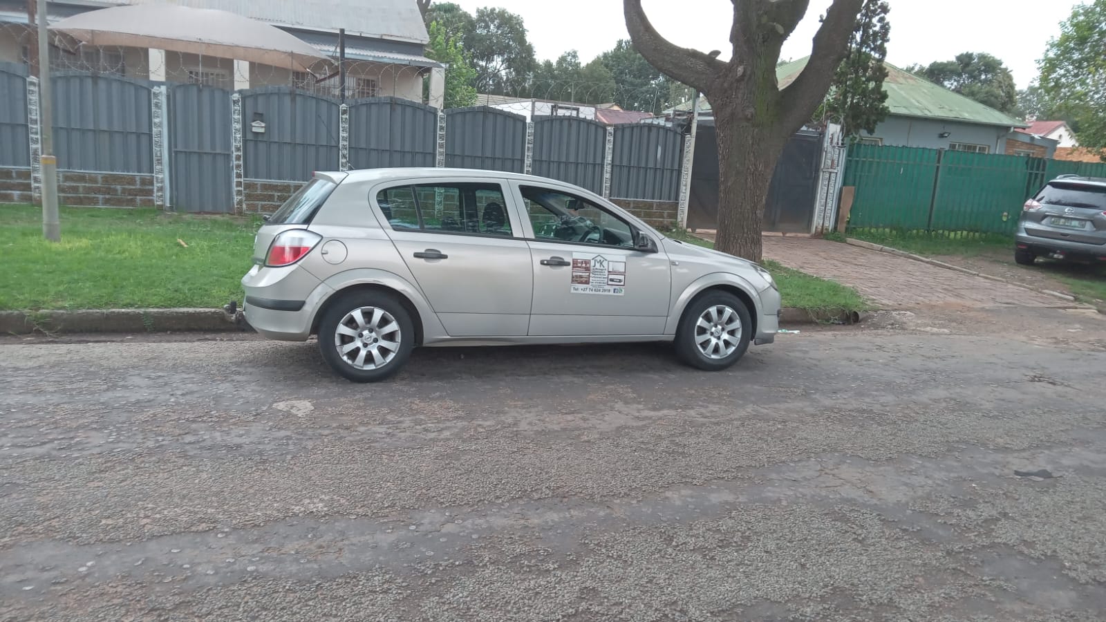 Opel astra 1.6. It is a 2009