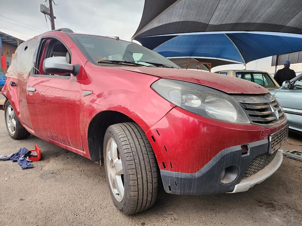 Renault Sandero 1.6 Stripping For Spares/Parts - Private Seller