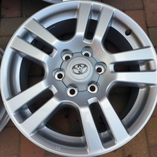 TOYOTA PRADO OEM 18IN SINGLE MAG - Private Seller TOYOTA PRADO OEM 18IN SINGLE MAG - Private Seller