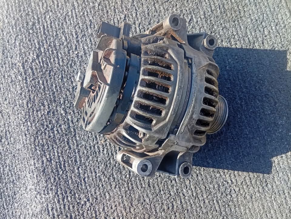Mercedes Benz w204 alternator for sale