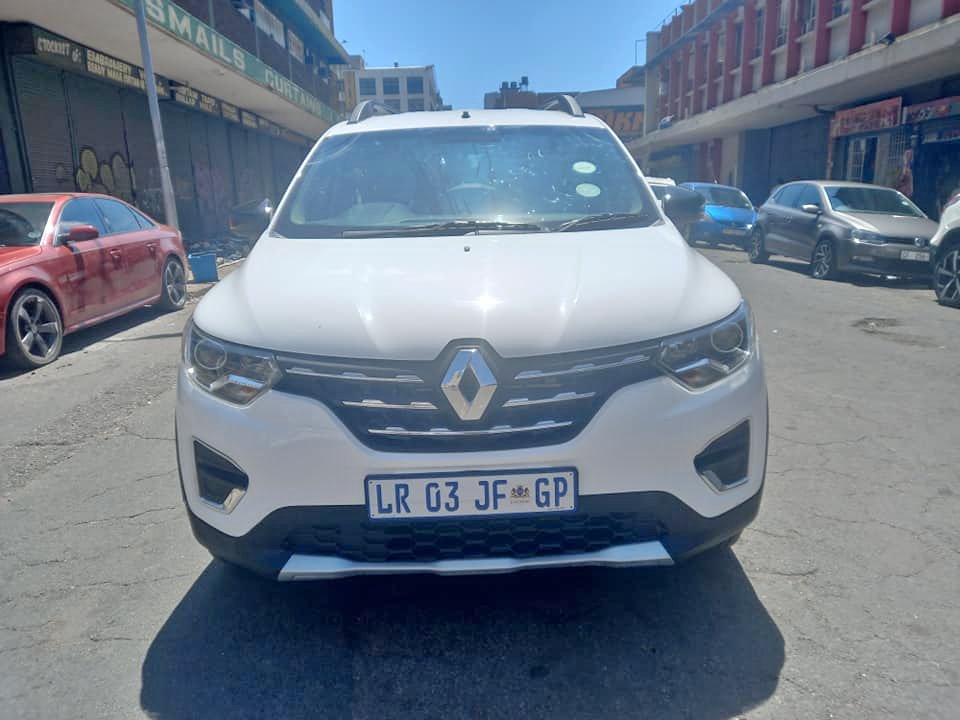 2022 RENUAULT TRIBER 1.0 PETROL, MANUAL, WHITE COLOUR, MILEAGE 5000KM 2022 RENUAULT TRIBER 1.0 PETROL, MANUAL, WHITE COLOUR, MILEAGE 5000KM