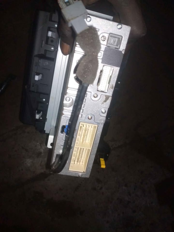 Hyundai venue radio - Private Seller Hyundai venue radio - Private Seller