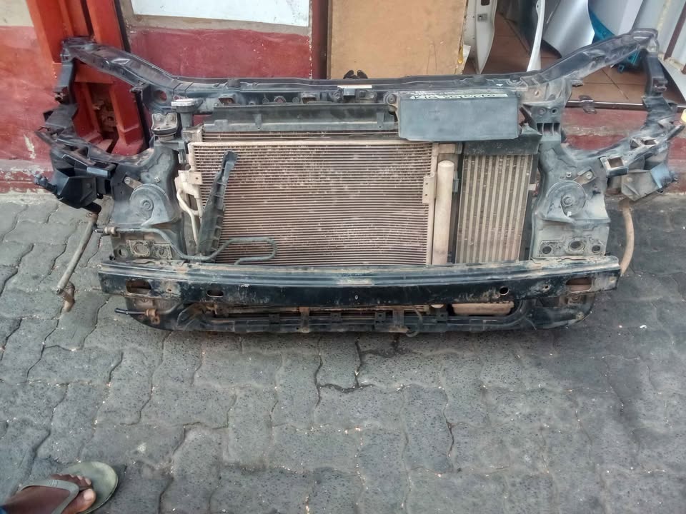 KIA SORENTO CRDI COMPLETE RADIATOR SET WITH CRADLE AND STIFFENER - Private Seller KIA SORENTO CRDI COMPLETE RADIATOR SET WITH CRADLE AND STIFFENER - Private Seller
