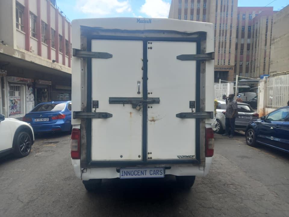 2010 ISUZU KB240 PETROL, SINGLE CAB, WHITE COLOUR, MILEAGE 165000KM