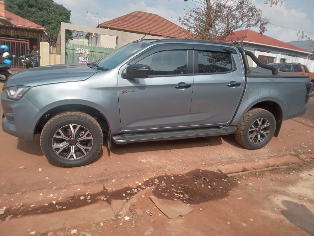 Used 2024 Isuzu KB 250D-Teq double cab 4x4 X-Rider - Private Seller Used 2024 Isuzu KB 250D-Teq double cab 4x4 X-Rider - Private Seller