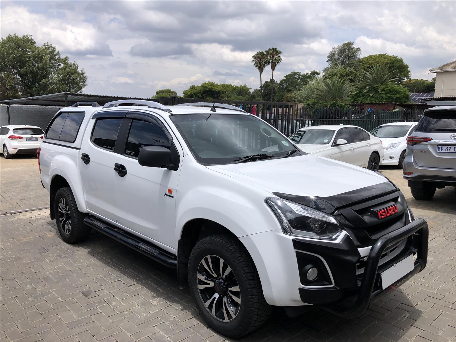 Used 2017 Isuzu KB 250D-Teq double cab X-Rider - Private Seller Used 2017 Isuzu KB 250D-Teq double cab X-Rider - Private Seller