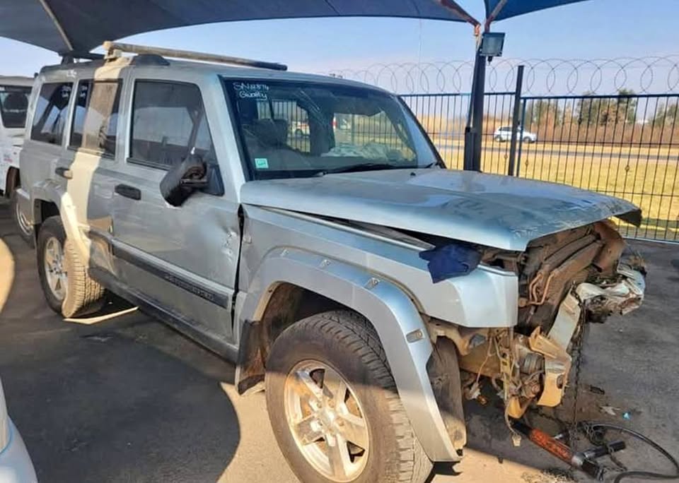 2007 Jeep Commander 3.0 Sport STRIPPING FOR SPARE PARTS - Private Seller 2007 Jeep Commander 3.0 Sport STRIPPING FOR SPARE PARTS - Private Seller