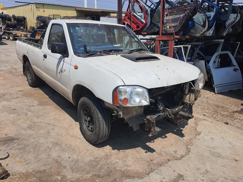 NP300 YD25 single cab stripping for SPARES - Private Seller NP300 YD25 single cab stripping for SPARES - Private Seller