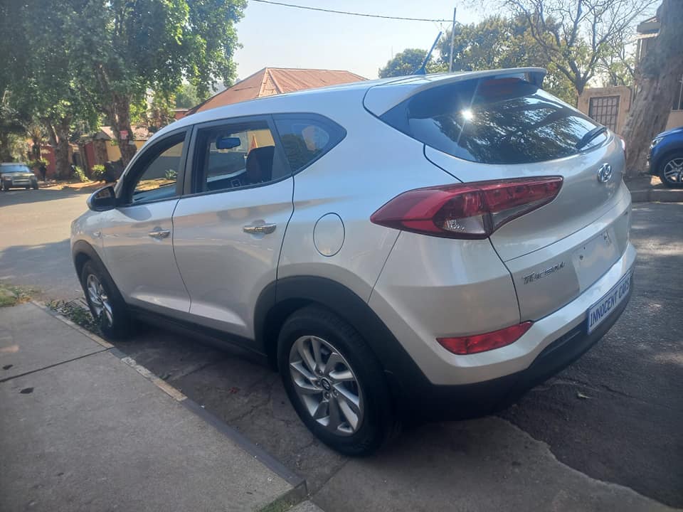 2016 HYUNDAI TUCSON 2.0 PETROL, AUTOMATIC, SILVER COLOR, MILEAGE 119000KMS